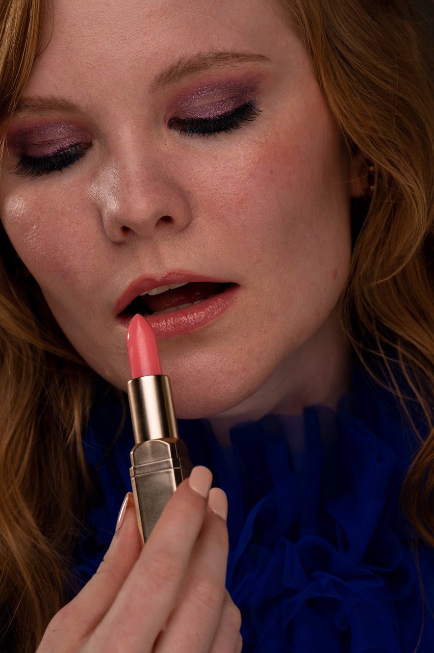 Color-Changing Flower Lip Gloss – Vegan, Gluten-Free, Hydrating Lip Balm - Iron Velvet