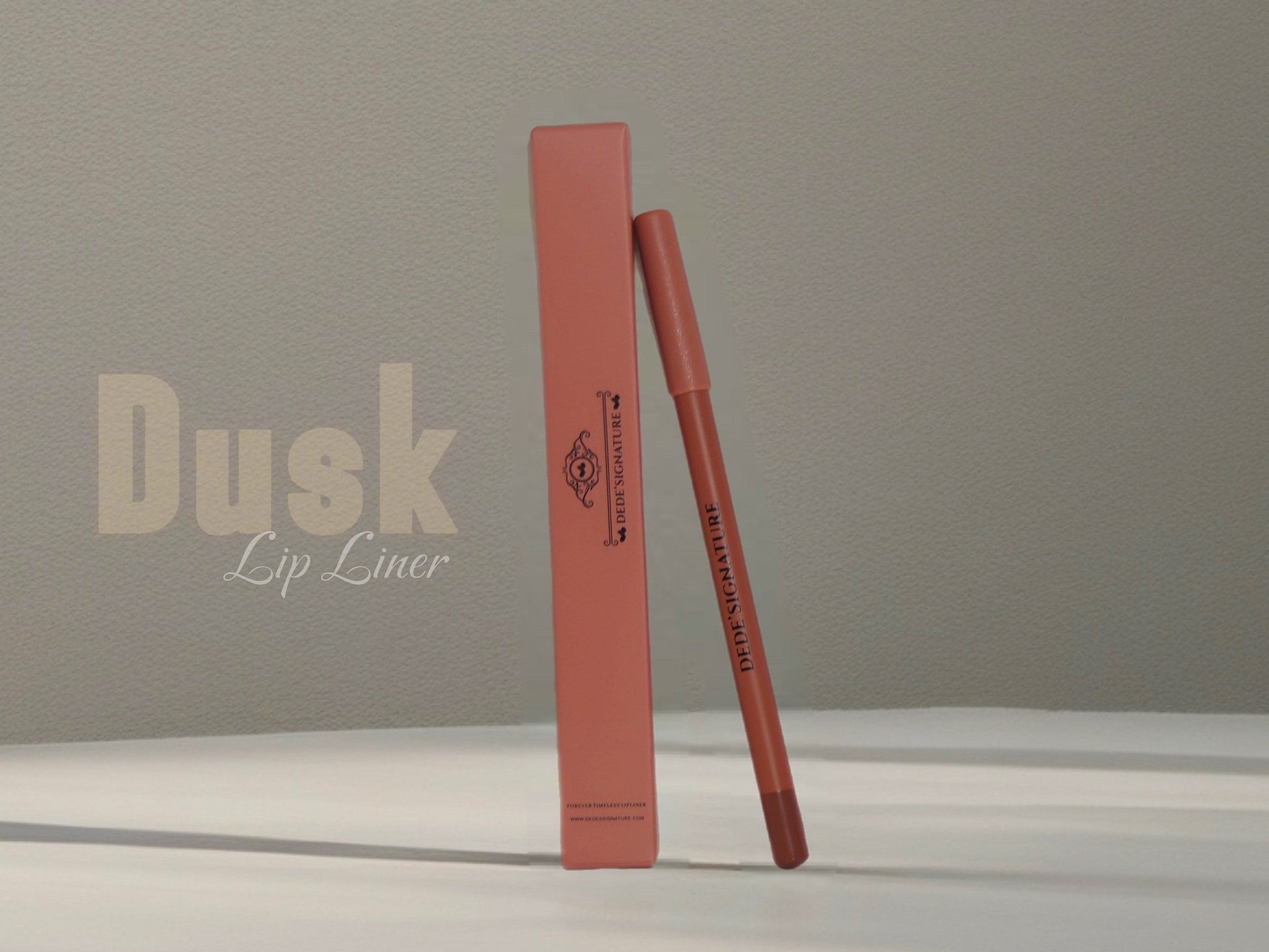 DUSK LIP LINER - Iron Velvet
